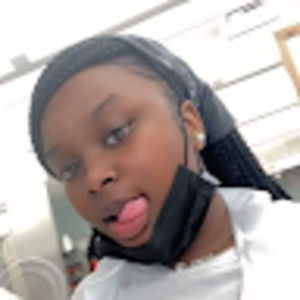 Meet your Posher, Amira